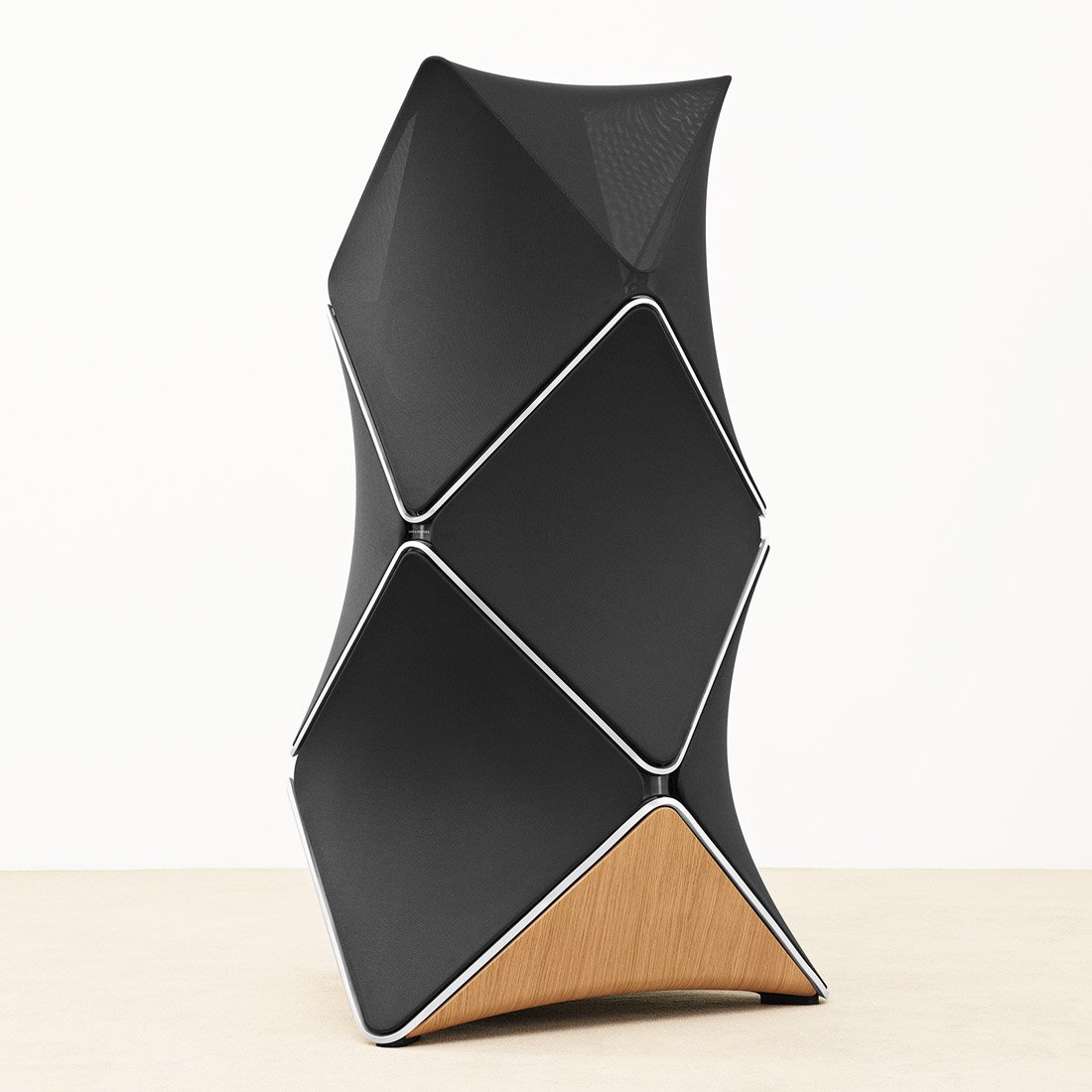 bang_olufsen_beoLab_90_02.jpg